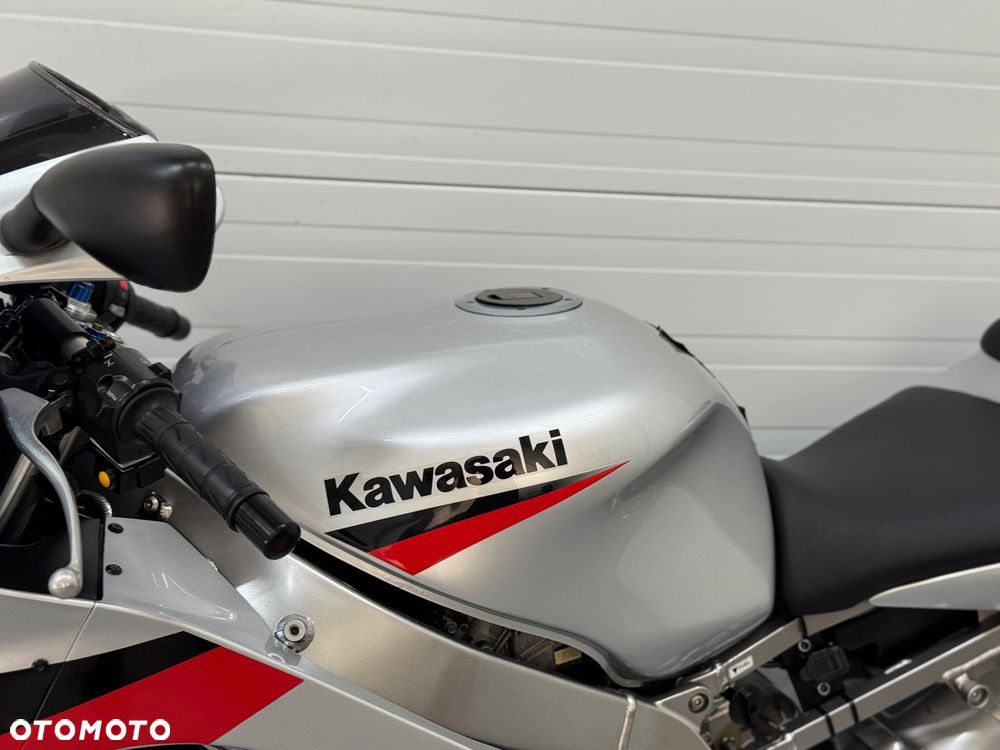 Kawasaki ZXR - 23