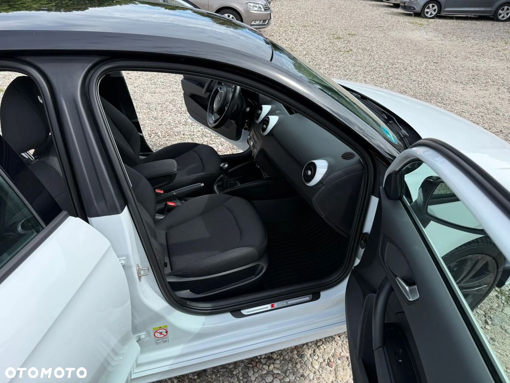 Audi A1 Sportback 1.2 TFSI S line Sportpaket - 21