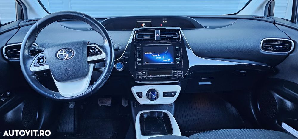 Toyota Prius - 25