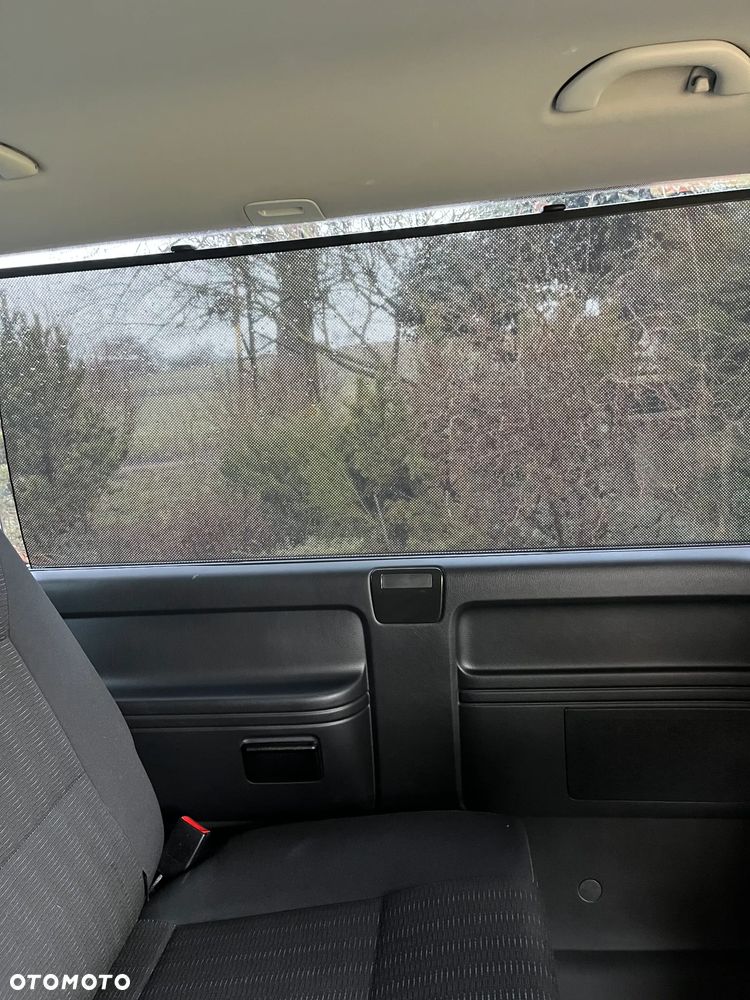 Volkswagen Multivan - 11