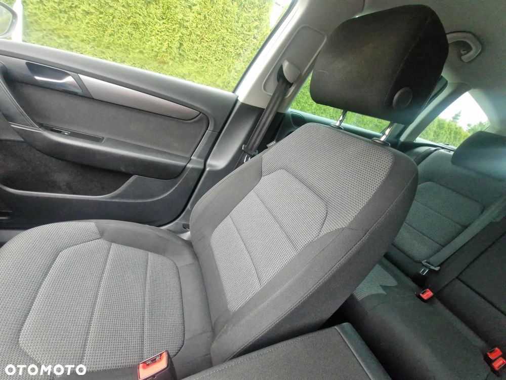 Volkswagen Passat 2.0 TDI DPF BlueMotion Technology Trendline - 31
