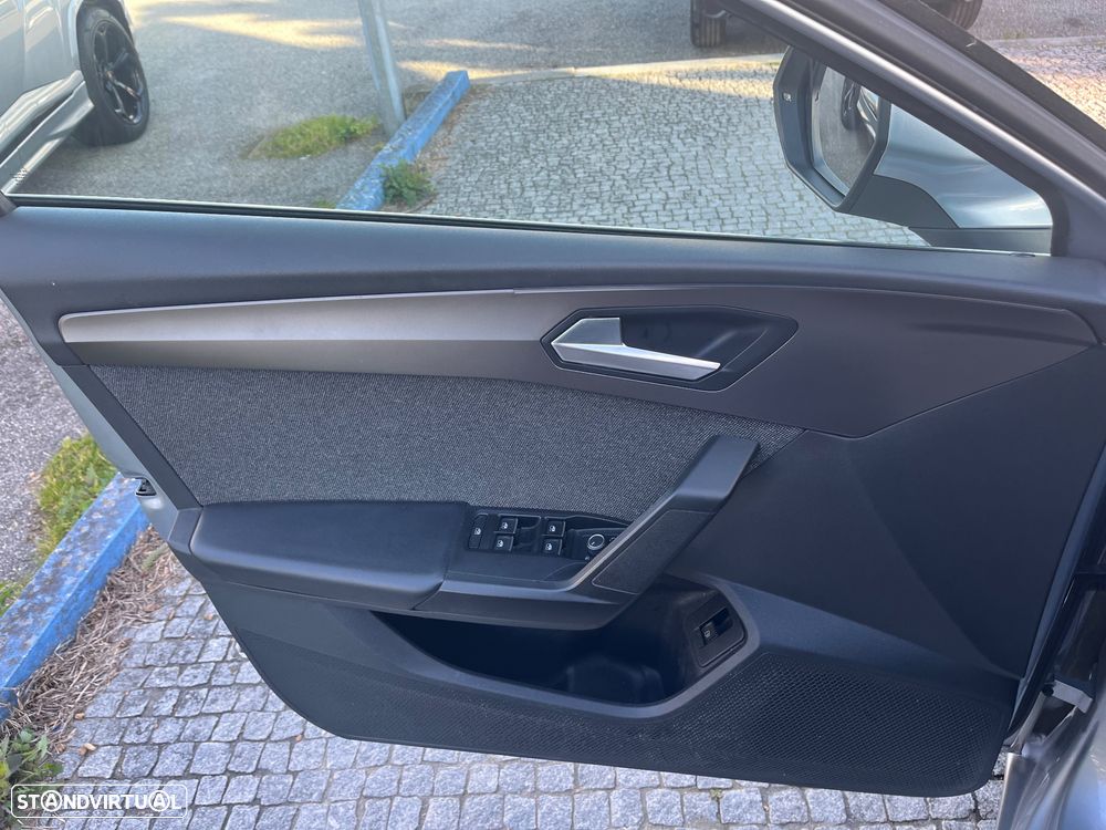 SEAT Leon 1.4 e-Hybrid Xcellence DSG - 25