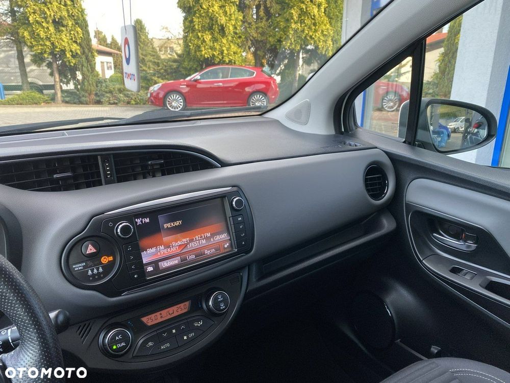 Toyota Yaris - 16