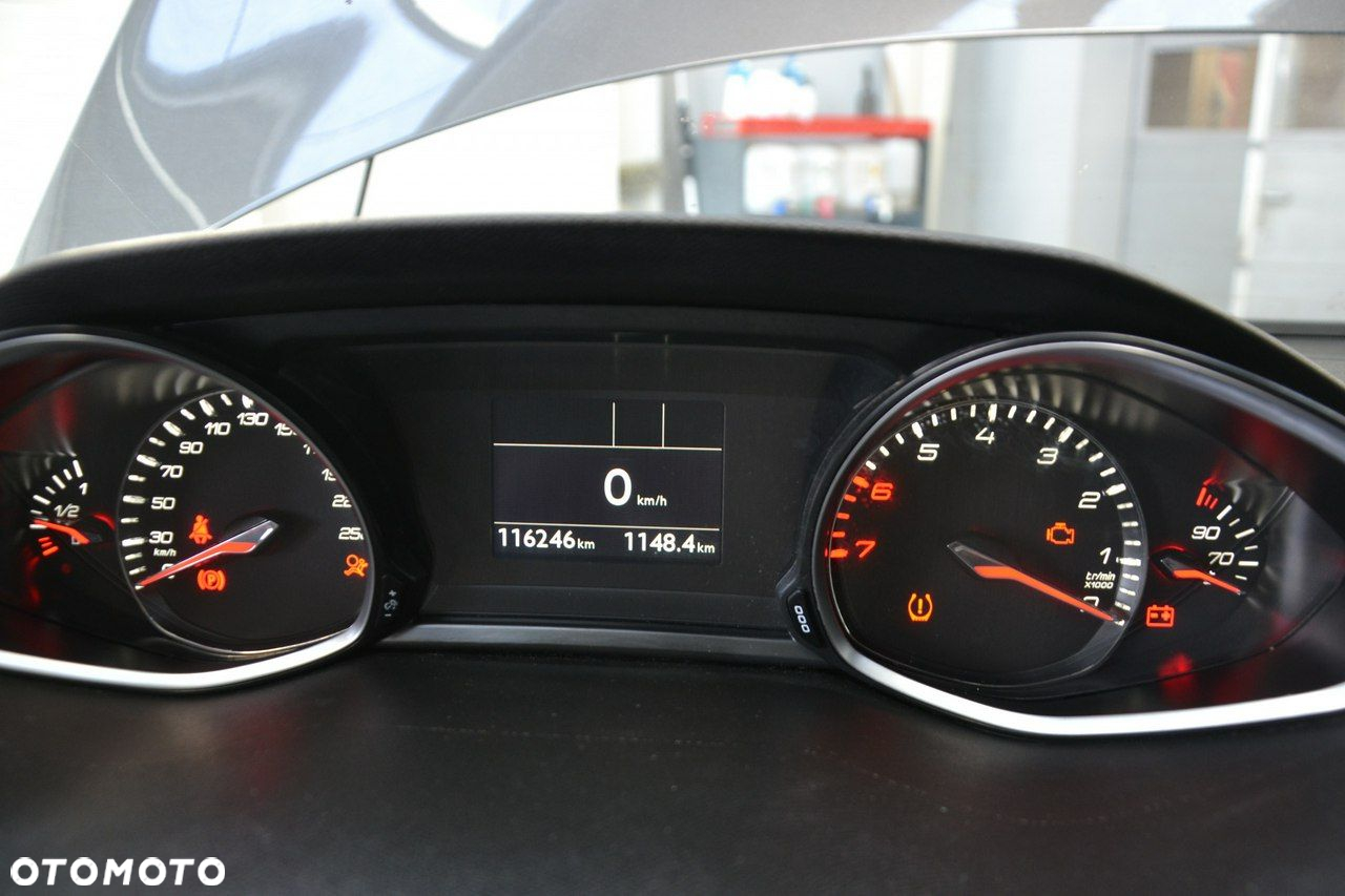 Peugeot 308 - 25