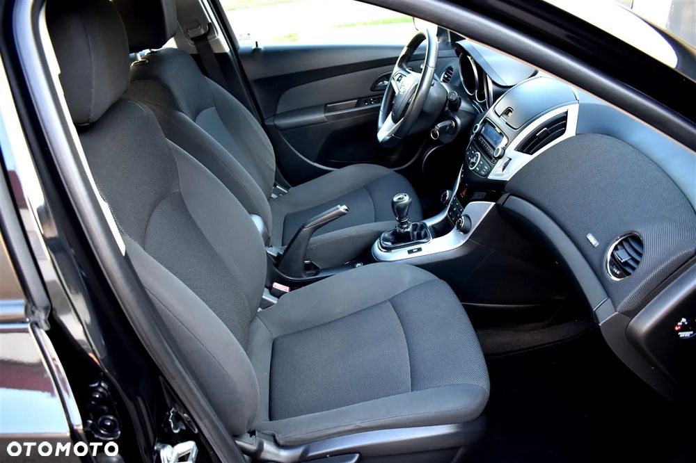 Chevrolet Cruze Station Wagon 1.6 LT - 27