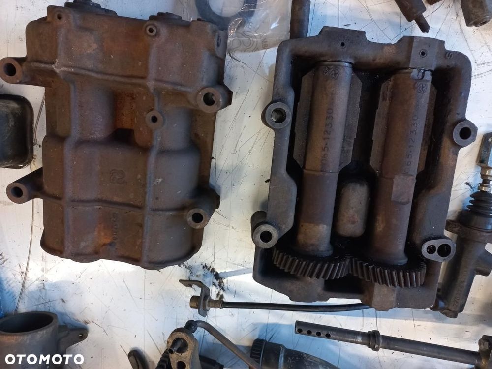 Części do silnika SAME,LAMBORGHINI,HURLIMAN 1000.6ATI 1000.6WTI.1000,6P 1000.3A 3,4,5,6 CYLINDRÓW 07511100,70720.4, 048.11100, 985P, 0471110.0,045.0065.6, 711100,065.1410.0, 75325.0, GŁOWICA,WTRYSK,BLOK,WAŁ,TŁOK,TULEJA,WOM,KOLEKTOR,CHŁODNICA,TURBO,OBUDOWA ROZRZĄDU,KOŁO,WAŁEK,POMPA,BALANSER,MISKA 53279706014, 532610150 KKK WISKOZA,ANTARES II,LASER,SILVER,EXPLORER,CORSARO,CENTAURO,TITAN,TAURUS,MERCURY,JAGUAR,TIGER,BUFFLO,DRAGO,RUBIN,IRON,LEOPARD,GALAXY,SOLAR.ASTER - 15