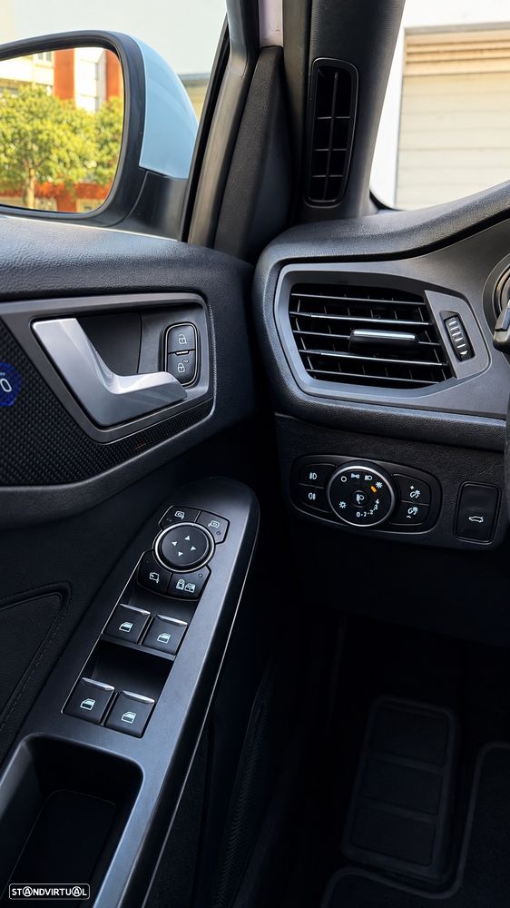 Ford Focus 1.0 EcoBoost Hybrid ACTIVE - 12