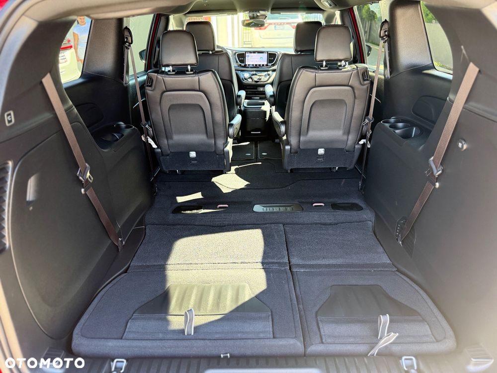 Chrysler Pacifica - 15
