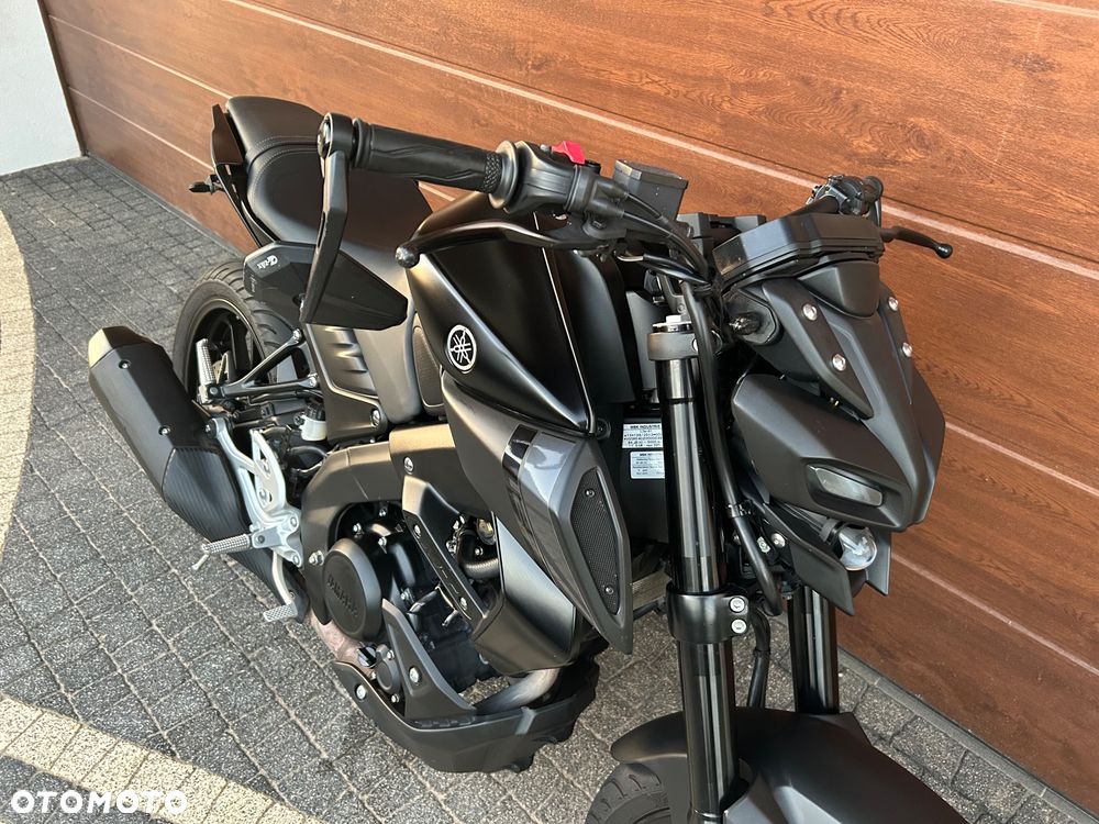Yamaha MT - 6