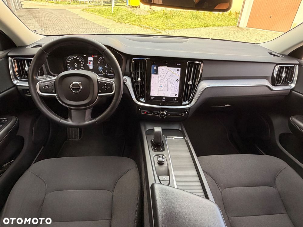 Volvo V60 B3 B DKG Momentum Pro - 7