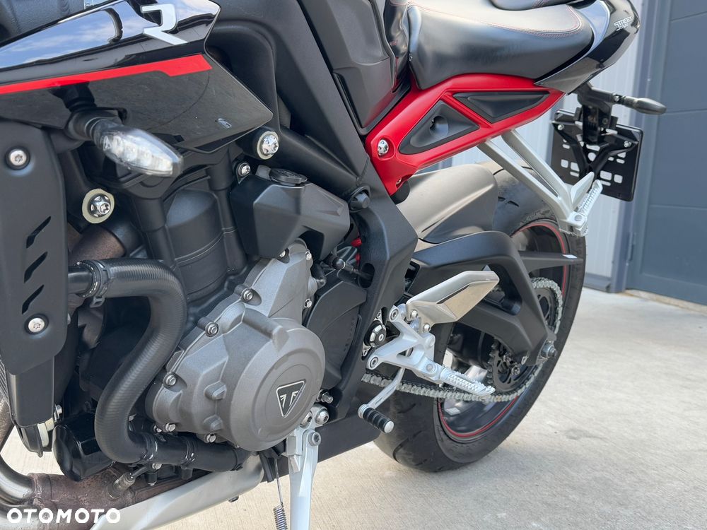 Triumph Street Triple - 19