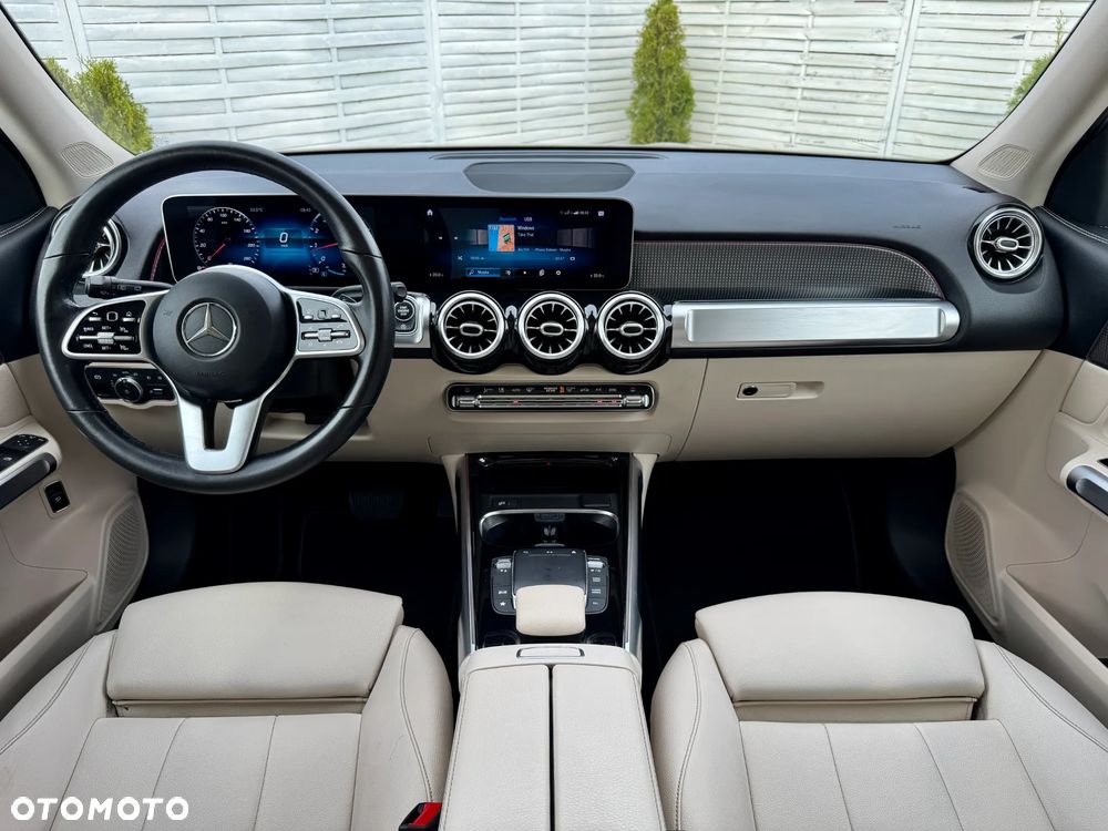 Mercedes-Benz GLB 250 4Matic 8G-DCT - 9