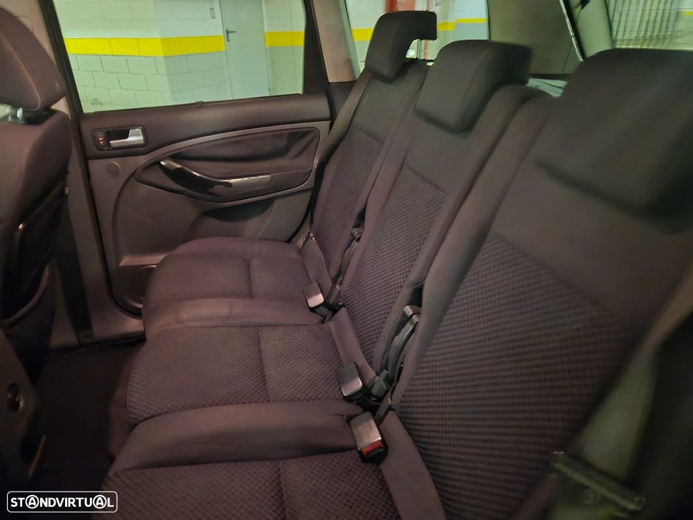 Ford C-Max 1.6 TDCi Titanium - 27