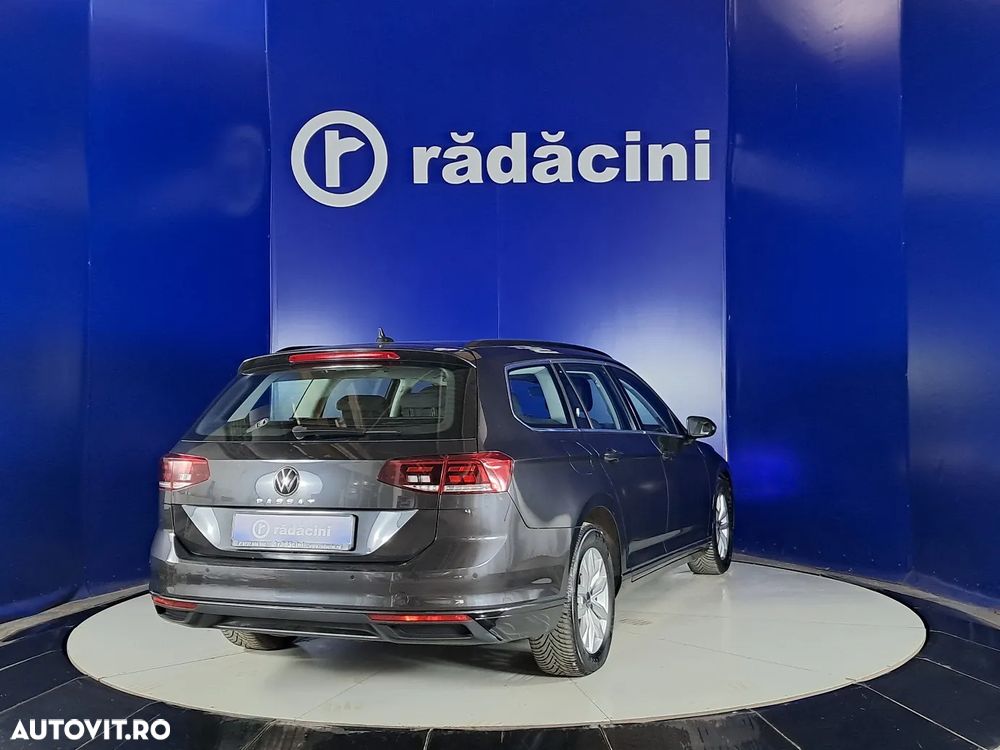 Volkswagen Passat - 9