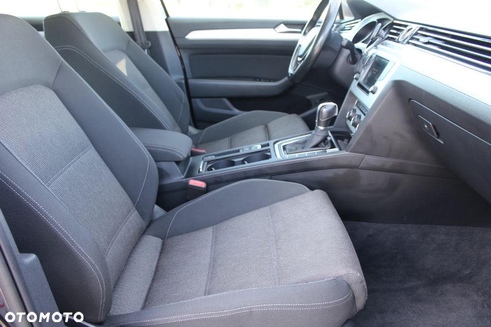 Volkswagen Passat Variant 1.6 TDI (BlueMotion Technology) DSG Comfortline - 8