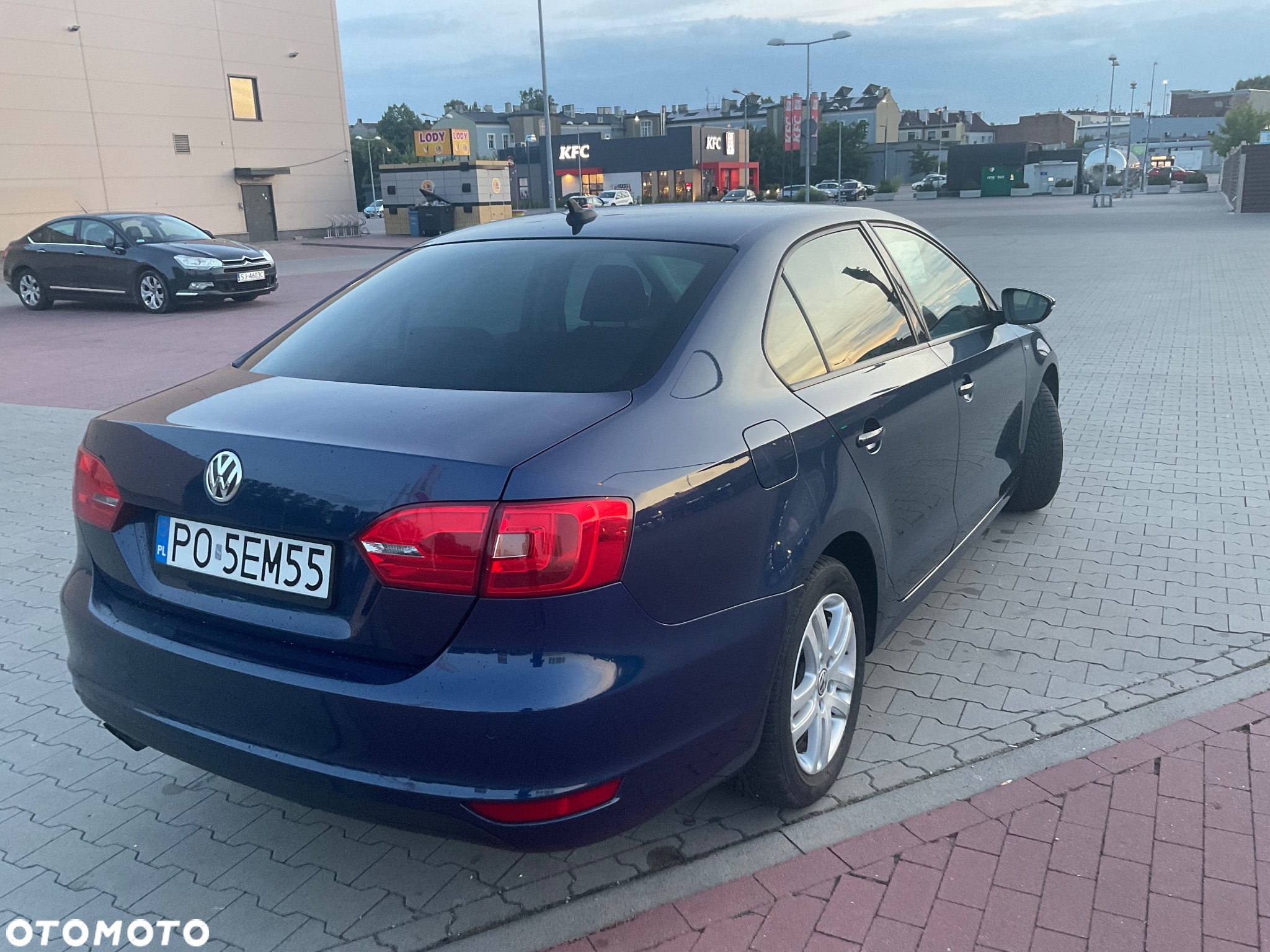 Volkswagen Jetta 2.0 TDI Life - 4