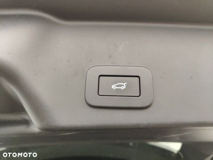 Land Rover Range Rover Evoque P300e R-Dynamic SE - 12