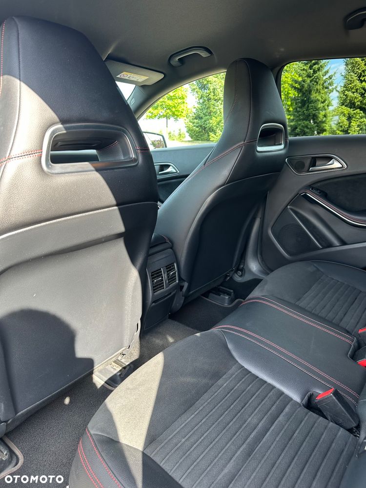 Mercedes-Benz CLA Shooting Brake 180 7G-DCT AMG Line - 21