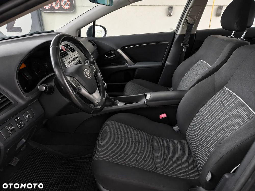 Toyota Avensis 1.6 Comfort - 7