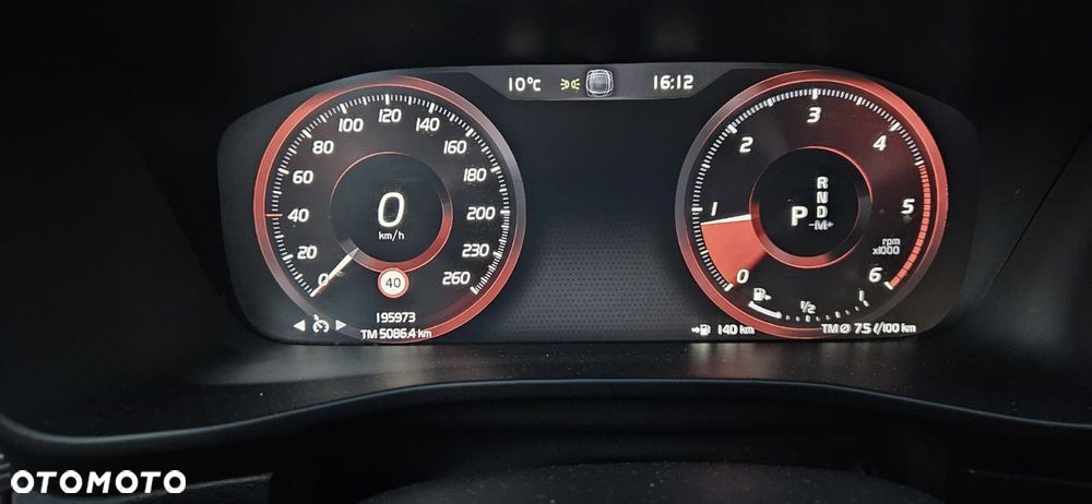 Volvo XC 40 D4 AWD Geartronic R-Design - 17