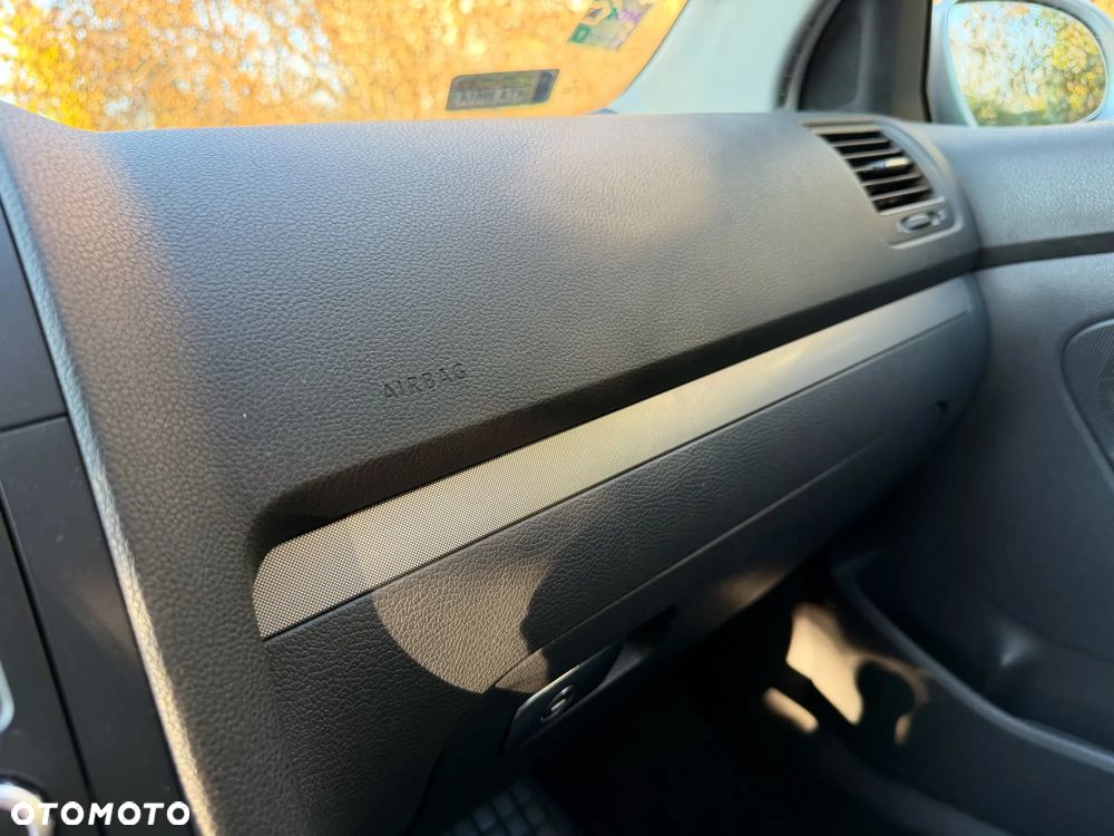 Volkswagen Golf 2.0 TDI Tour - 17