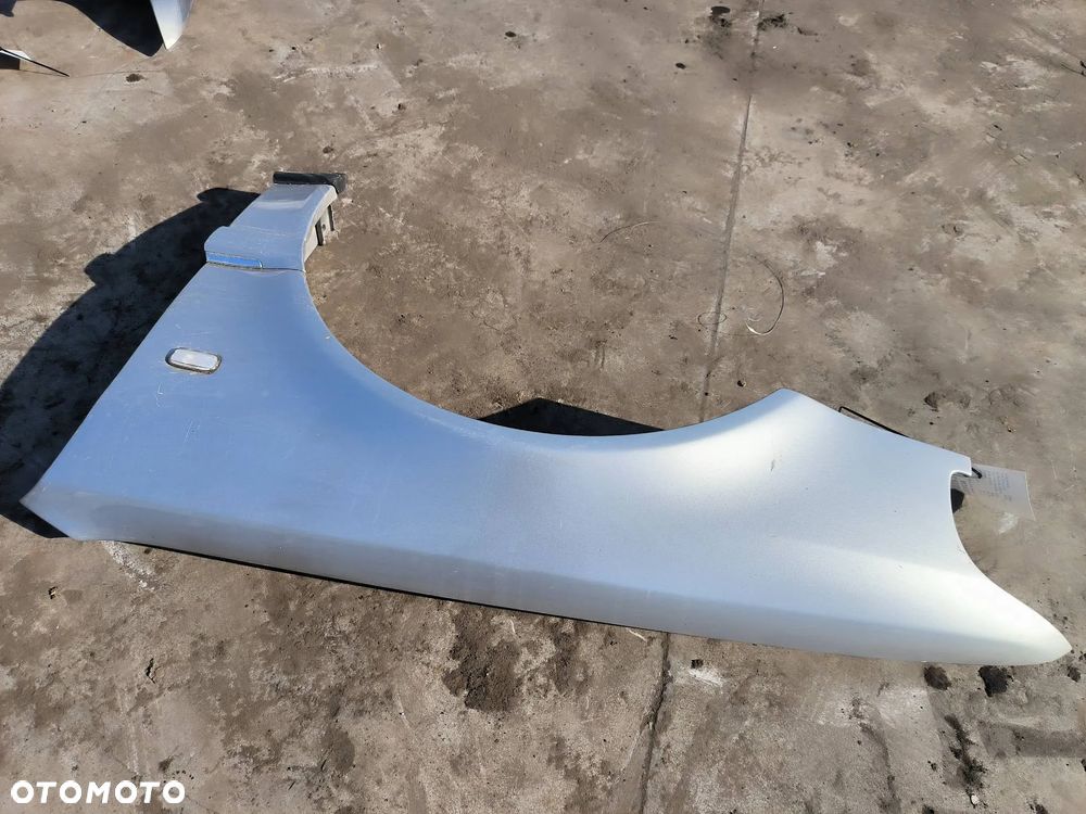 Boczek lewy przód Audi A8 D2 - 3