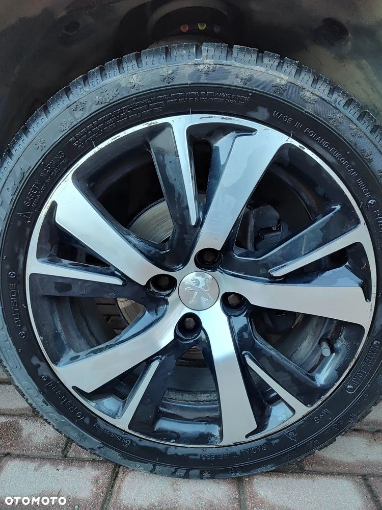 Peugeot 2008 - 12