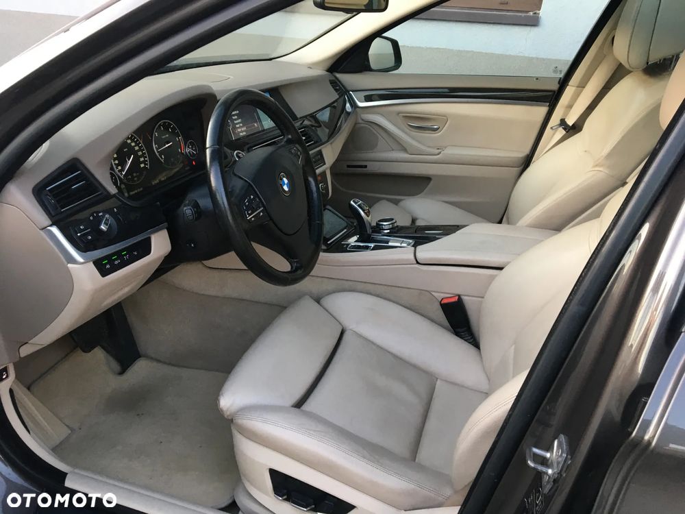 BMW Seria 5 535d xDrive Sport-Aut Luxury Line - 7