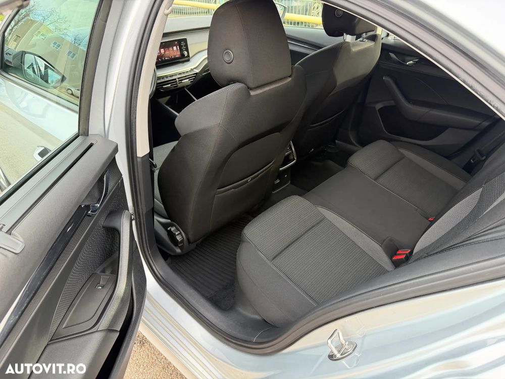 Skoda Octavia 2.0 TDI DSG Ambition - 24
