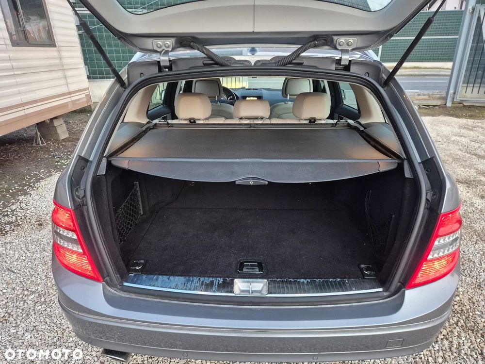 Mercedes-Benz Klasa C 220 CDI DPF BlueEFFICIENCY Avantgarde Edition - 15