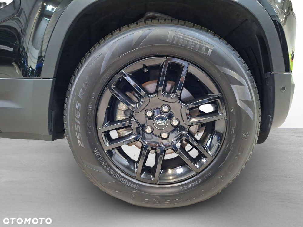 Land Rover Defender - 10