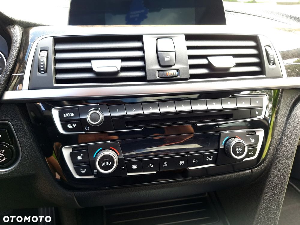 BMW Seria 3 320i Luxury Line - 19