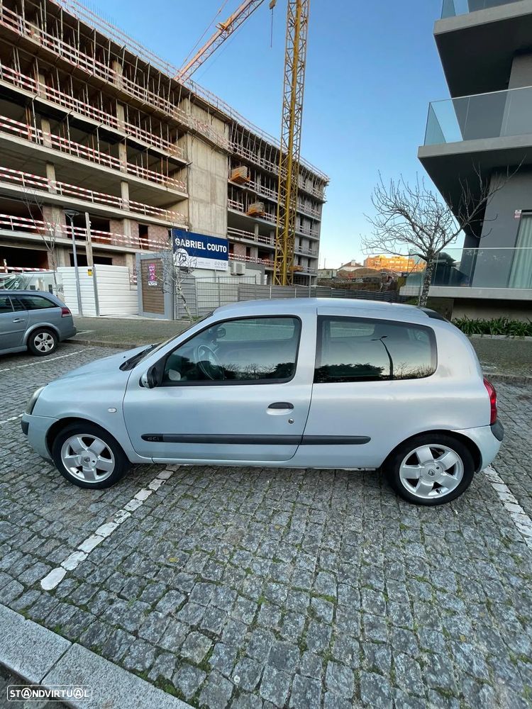 Renault Clio 1.5 dCi Authentique - 4