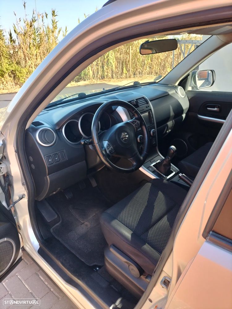 Suzuki Grand Vitara 1.9 DDiS Comfort - 16