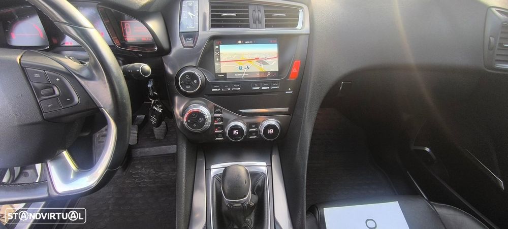 Citroën DS5 2.0 HDi So Chic 125g - 28