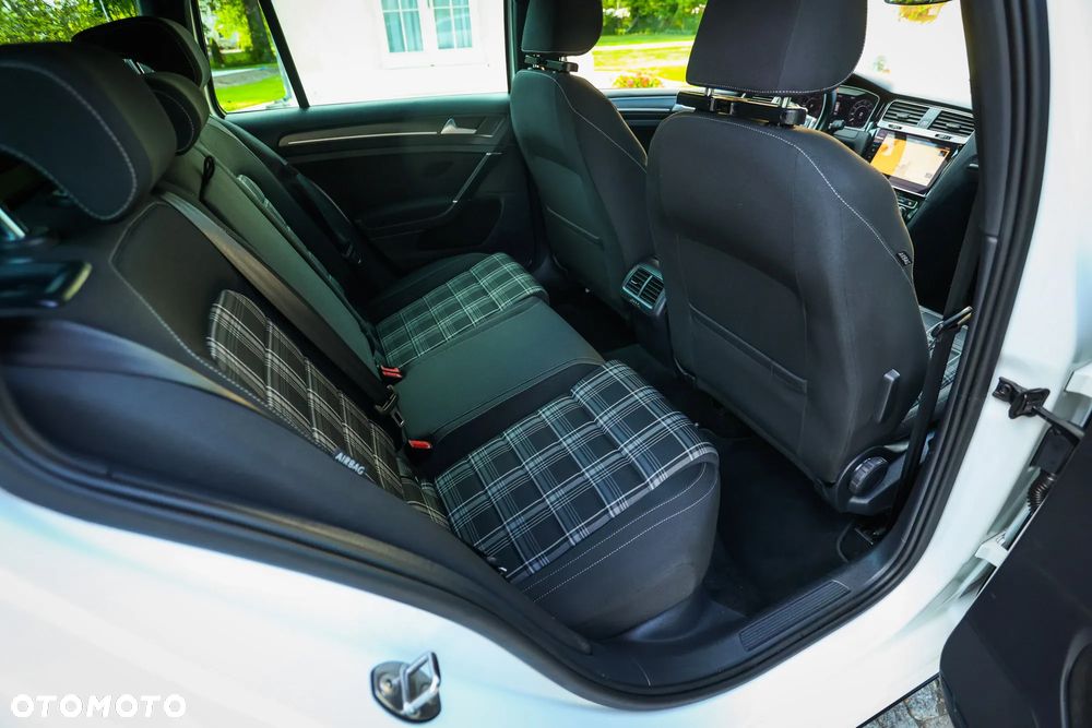Volkswagen Golf GTD 2.0 TDI SCR DSG - 26