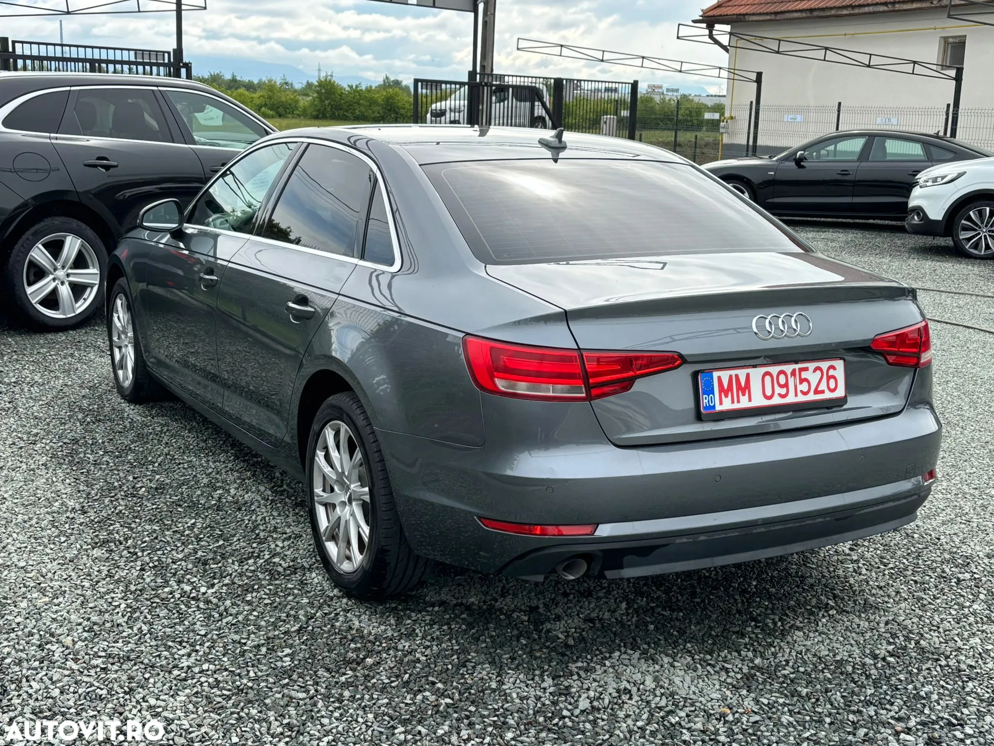 Audi A4 2.0 TDI ultra S tronic - 10