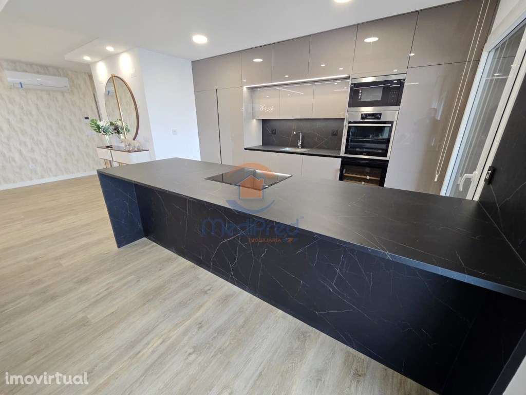 Apartamento T3 com BOX em Condomínio Privado com Piscina | Odivelas - Grande imagem: 2/95