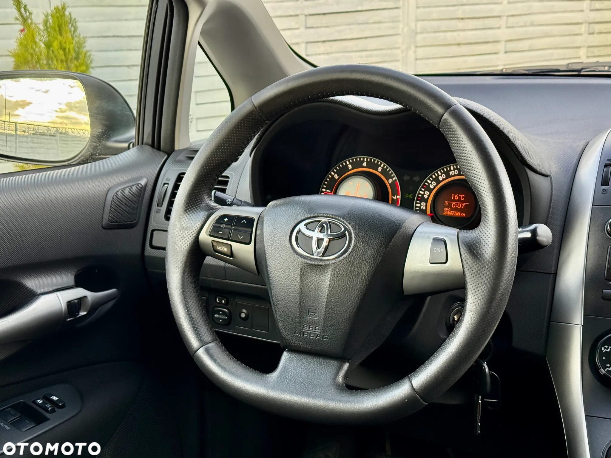 Toyota Auris 1.33 VVT-i Terra - 7