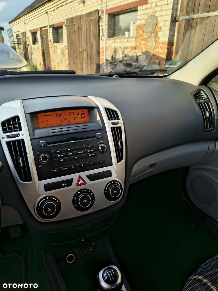 Kia Ceed 1.6 L - 8