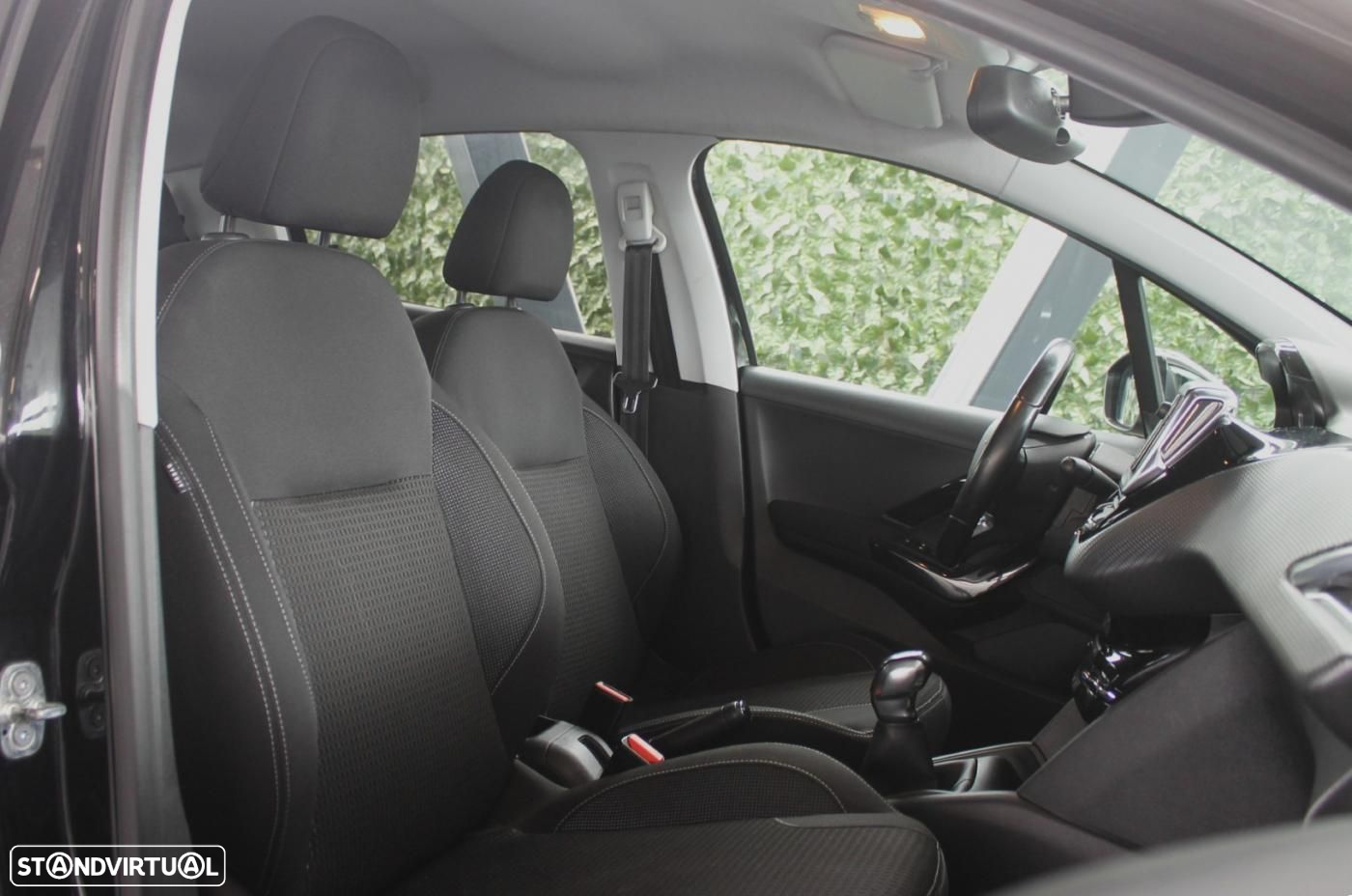 Peugeot 208 1.2 PureTech Allure - 12