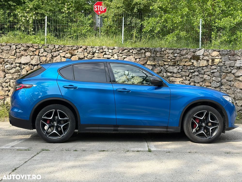 Alfa Romeo Stelvio - 8