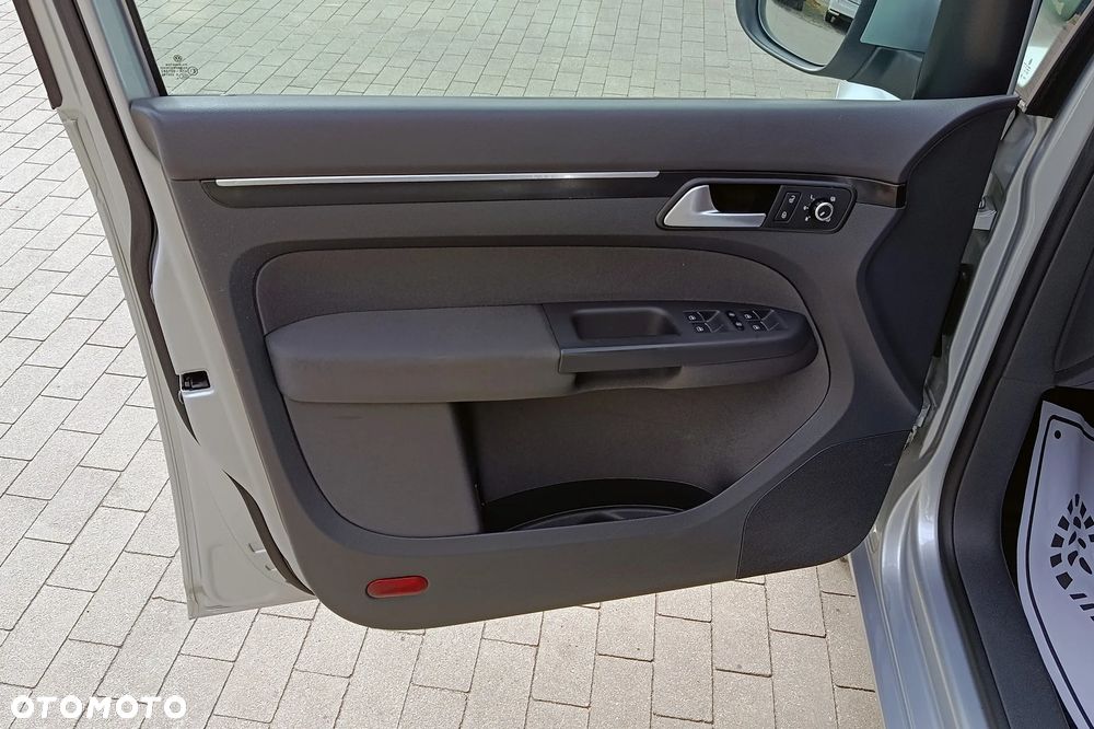 Volkswagen Touran 2.0 TDI DPF Comfortline - 20
