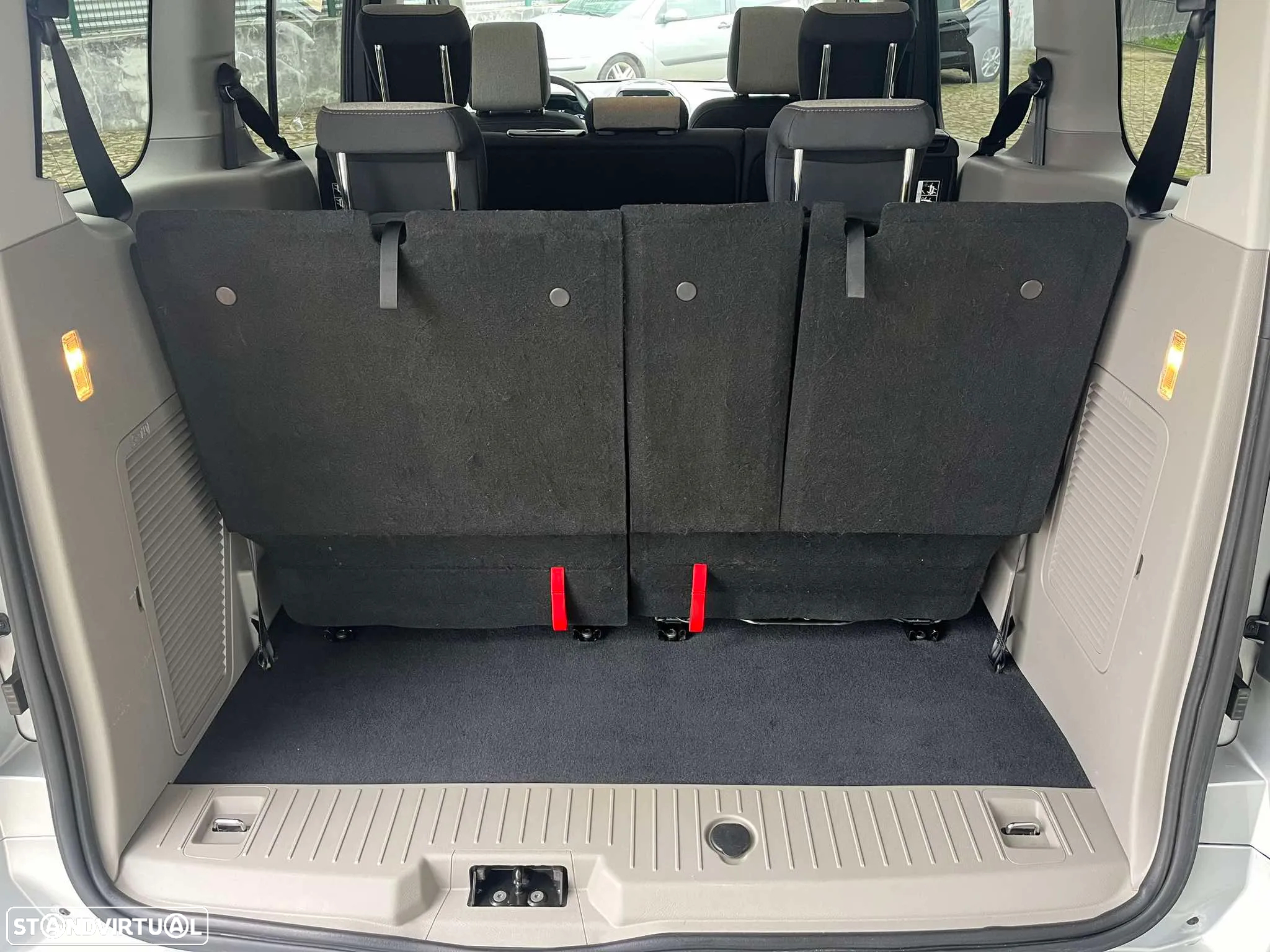Ford Tourneo Connect Grand 1.5 TDCi Titanium - 48