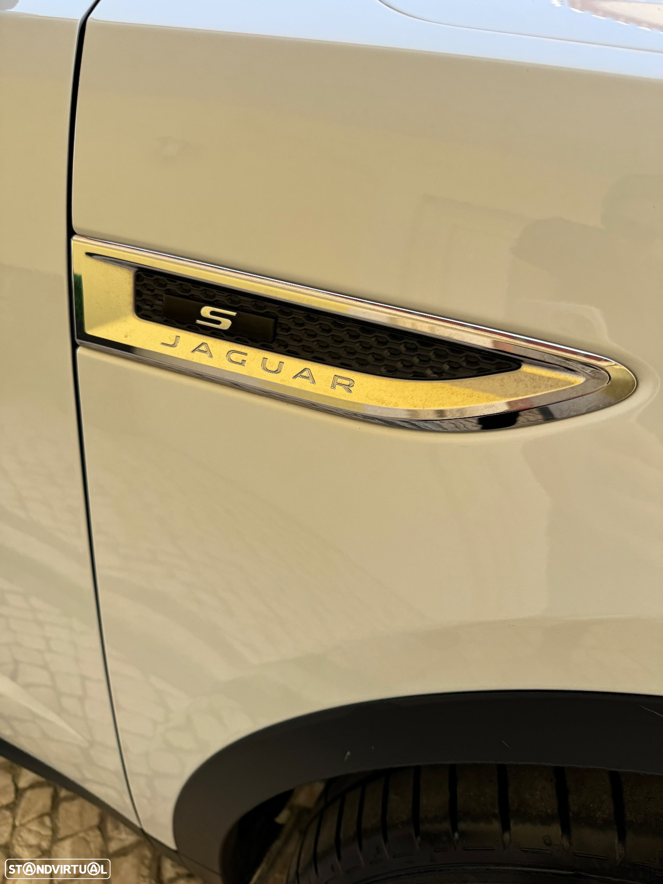 Jaguar E-Pace 2.0 i4D R-Dynamic S AWD Aut. - 6