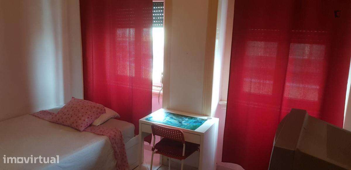Quarto - localizado em Alameda Lisbon - Grande imagem: 4/24