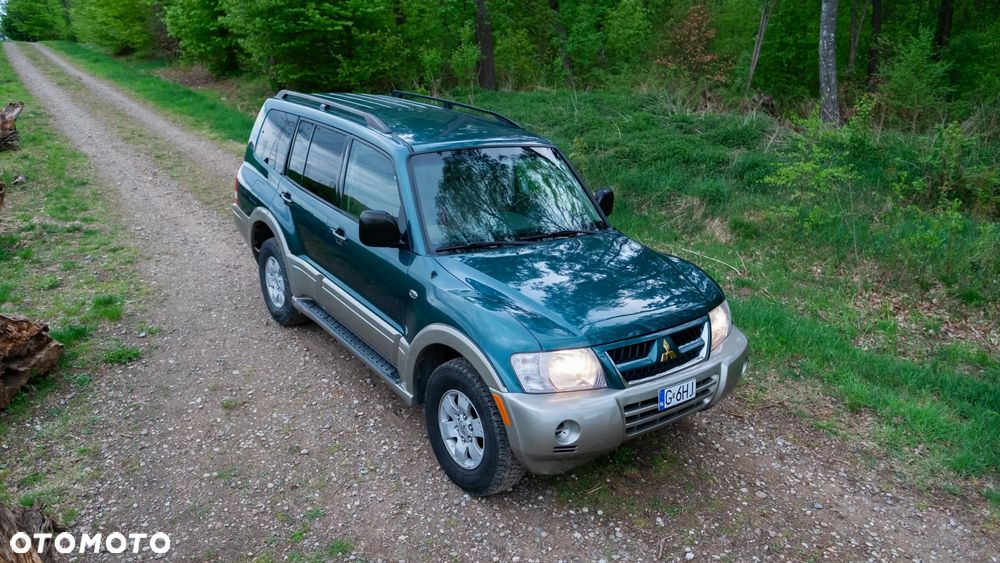 Mitsubishi Pajero - 2