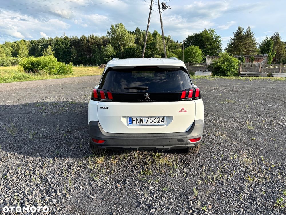 Peugeot 5008 - 8