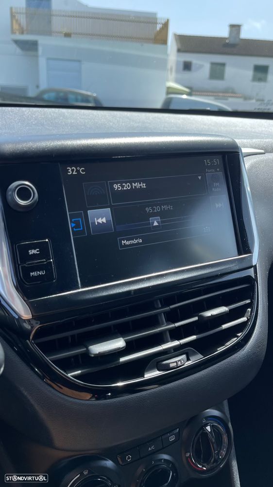 Peugeot 208 1.4 HDi - 19