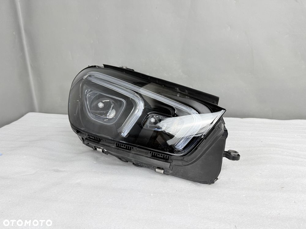 Lampa przednia  prawa Mercedes-Benz GLE W167 A167 A1679066604 - 1